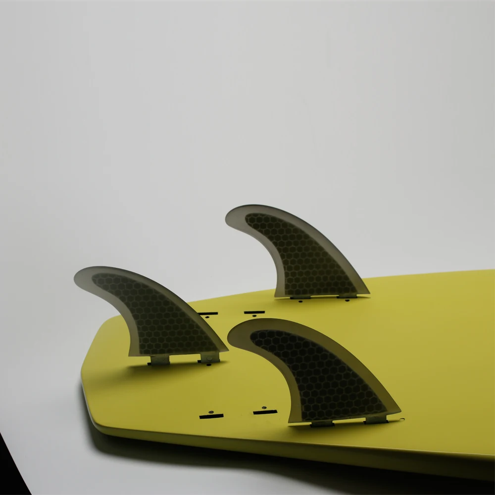 Hot sale fiberglass honeycomb black fcs surf fins Thrusters fin set 3 piece quilhas pranchas de surf sup fins surfboard fins
Hot sale fiberglass honeycomb black fcs surf fins Thrusters fin set 3 piece quilhas pranchas de surf sup fins surfboard fins