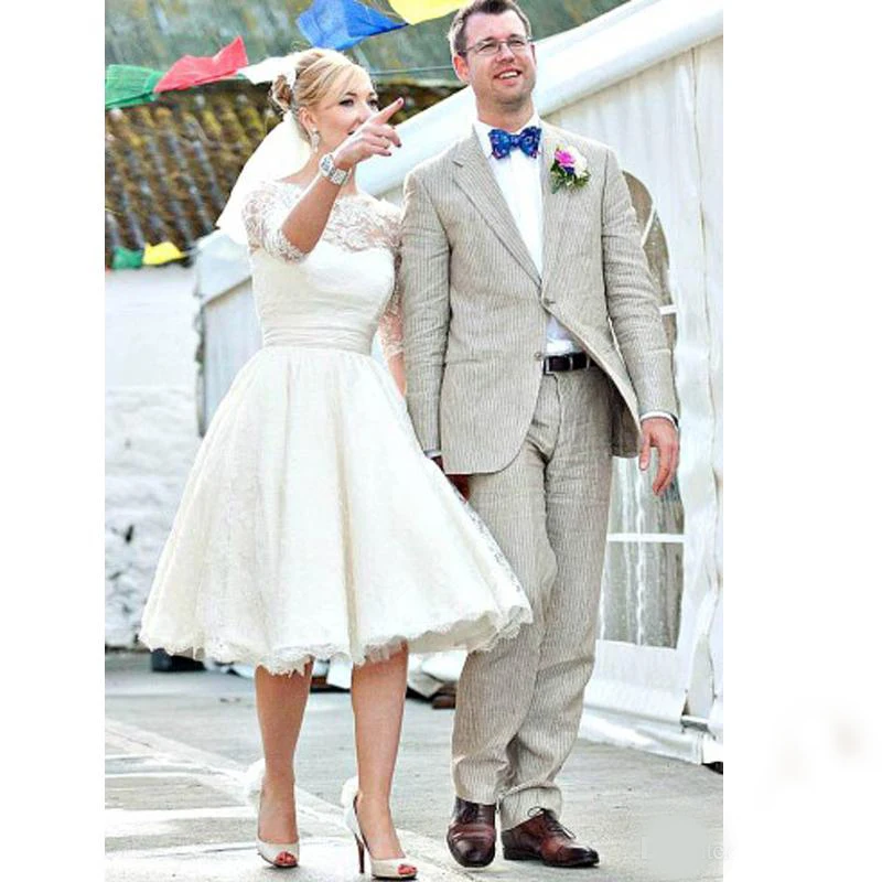 New Vintage Fifties Short Wedding Dress with Half Sleeves Tea Lengh Lace Bridal Dress Wedding Gowns
New Vintage Fifties Short Wedding Dress with Half Sleeves Tea Lengh Lace Bridal Dress Wedding Gowns
