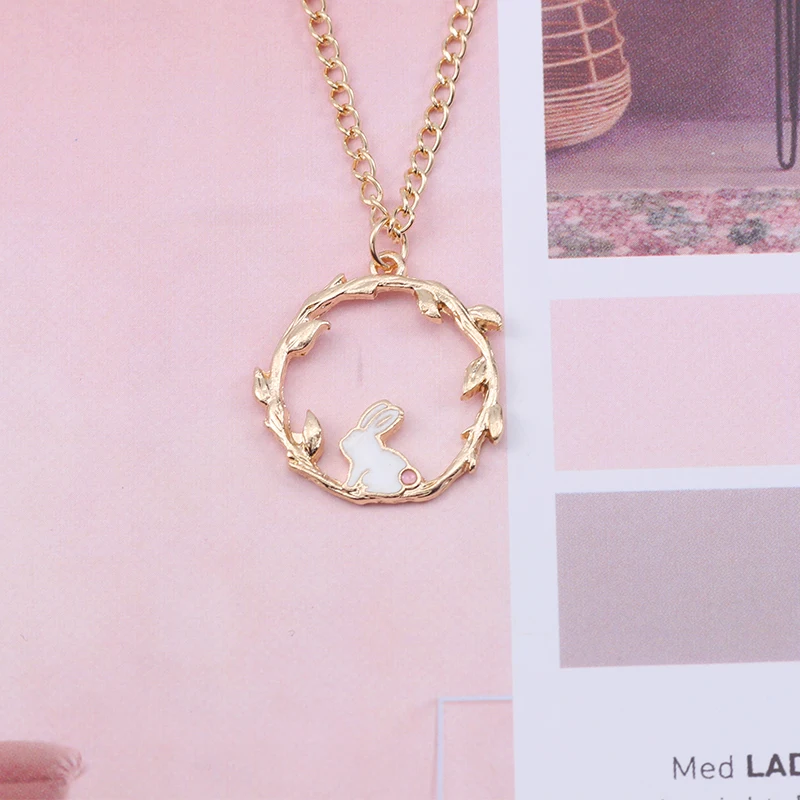 Round Hollow Cute Rabbit Pearl Necklace Creative Pendant Fairy 4 Color Animal Necklace Temperament Wild Animal DIY Pendant
Round Hollow Cute Rabbit Pearl Necklace Creative Pendant Fairy 4 Color Animal Necklace Temperament Wild Animal DIY Pendant