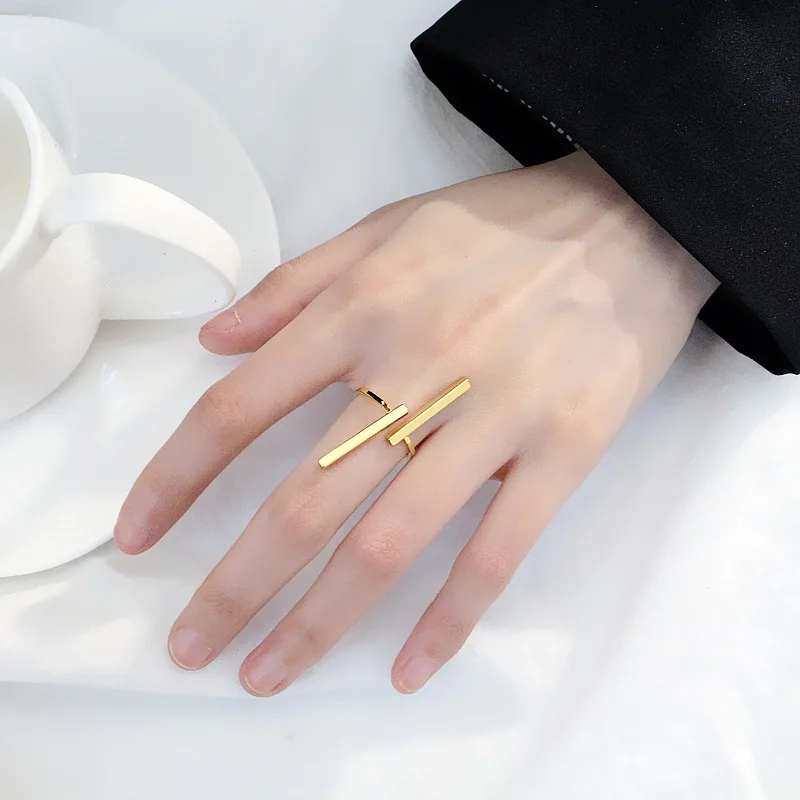 White Cubic Zircon Dolphin Fish Adjustable Rings for Woman Fashion Jewelry Adjustable Black Engagement Ring for Female
White Cubic Zircon Dolphin Fish Adjustable Rings for Woman Fashion Jewelry Adjustable Black Engagement Ring for Female