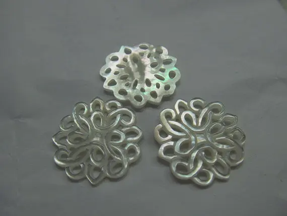 high quality 25mm 24pcs handmade flower carved MOP shell mother of pearl roundel carved white red purple jewelry bead
high quality 25mm 24pcs handmade flower carved MOP shell mother of pearl roundel carved white red purple jewelry bead