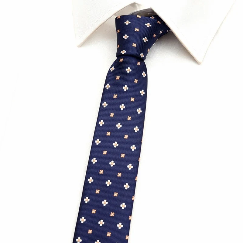 NEW Men's Jacquard Woven Navy Blue Floral Fashion 5CM Slim Ties for Men Business Casual Necktie Gravata Cravates with Gift Box
NEW Men's Jacquard Woven Navy Blue Floral Fashion 5CM Slim Ties for Men Business Casual Necktie Gravata Cravates with Gift Box