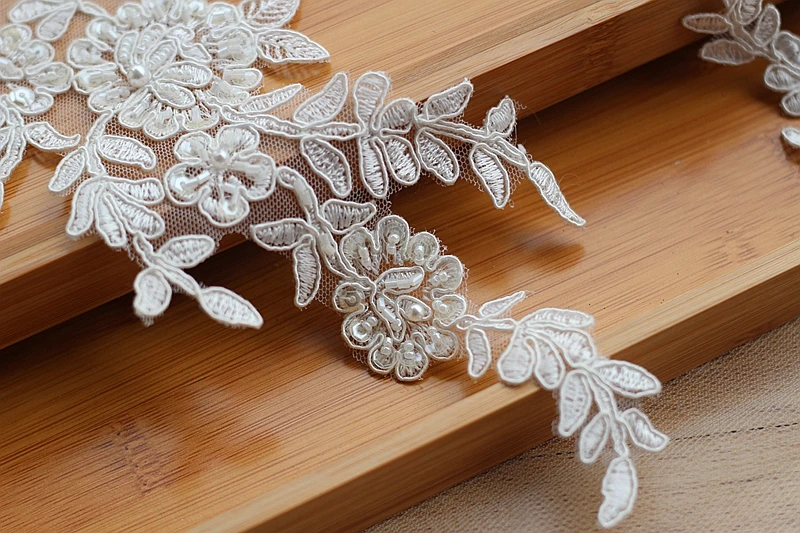 Ivory Alencon Lace Applique Beaded Sequined Patch For Wedding Supplies Bridal Hair Flower Headpiece 1 pair
Ivory Alencon Lace Applique Beaded Sequined Patch For Wedding Supplies Bridal Hair Flower Headpiece 1 pair