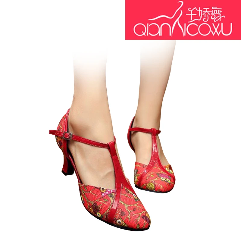 Latin Dance Shoes Female Adult With The Fall Of The National Standard Friendship Dance Shoes Square Baotou Soft Bottom 6234
Latin Dance Shoes Female Adult With The Fall Of The National Standard Friendship Dance Shoes Square Baotou Soft Bottom 6234