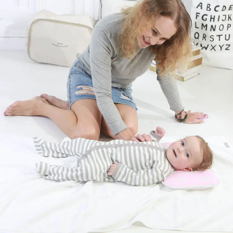 Summer Baby 3D Bone Shape Pillow Washable Newborn Anti-Spitting Milk Pillows Breathable Infant Prevent Flat Head Cushion Pillows
Summer Baby 3D Bone Shape Pillow Washable Newborn Anti-Spitting Milk Pillows Breathable Infant Prevent Flat Head Cushion Pillows