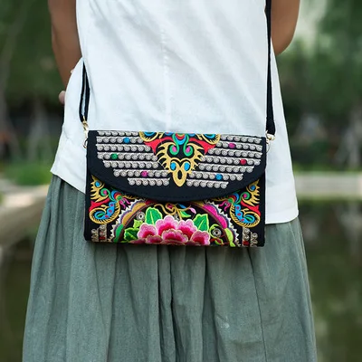 New Women Embroidered Cover bags!Hot Vintage Shopping embroidery shoulder&Crossbody bags messenger Small Lady handbag Carrier
New Women Embroidered Cover bags!Hot Vintage Shopping embroidery shoulder&Crossbody bags messenger Small Lady handbag Carrier