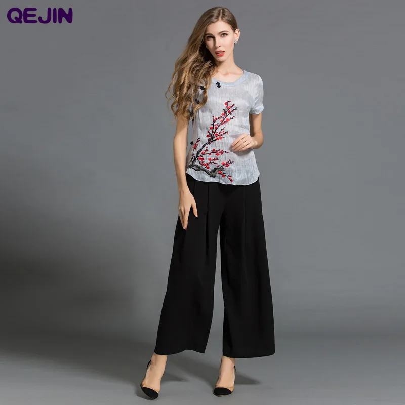 Фото Женский комплект из двух предметов шелковая льняная футболка и брюки с вышивкой