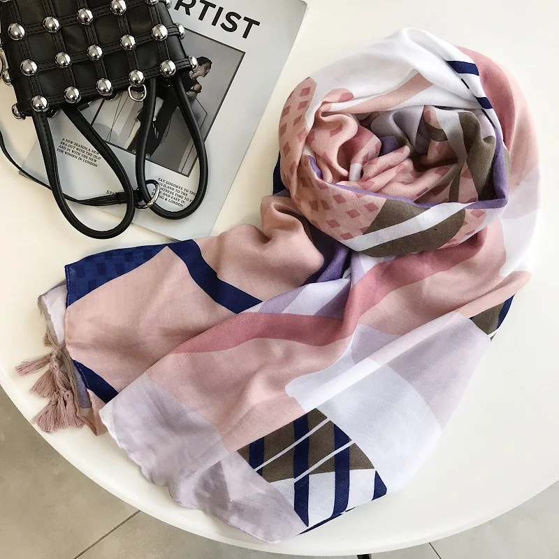 2018 Fashion Geometry Print Tassel Scarves And Shawl WomenCoton Voile Rhombus Print Scarf Wrap Hijab Muffler Free Shipping
2018 Fashion Geometry Print Tassel Scarves And Shawl WomenCoton Voile Rhombus Print Scarf Wrap Hijab Muffler Free Shipping