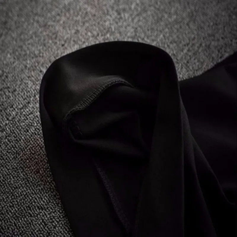 new thin section retro high waist section of the fish tail step skirt black half skirt
new thin section retro high waist section of the fish tail step skirt black half skirt