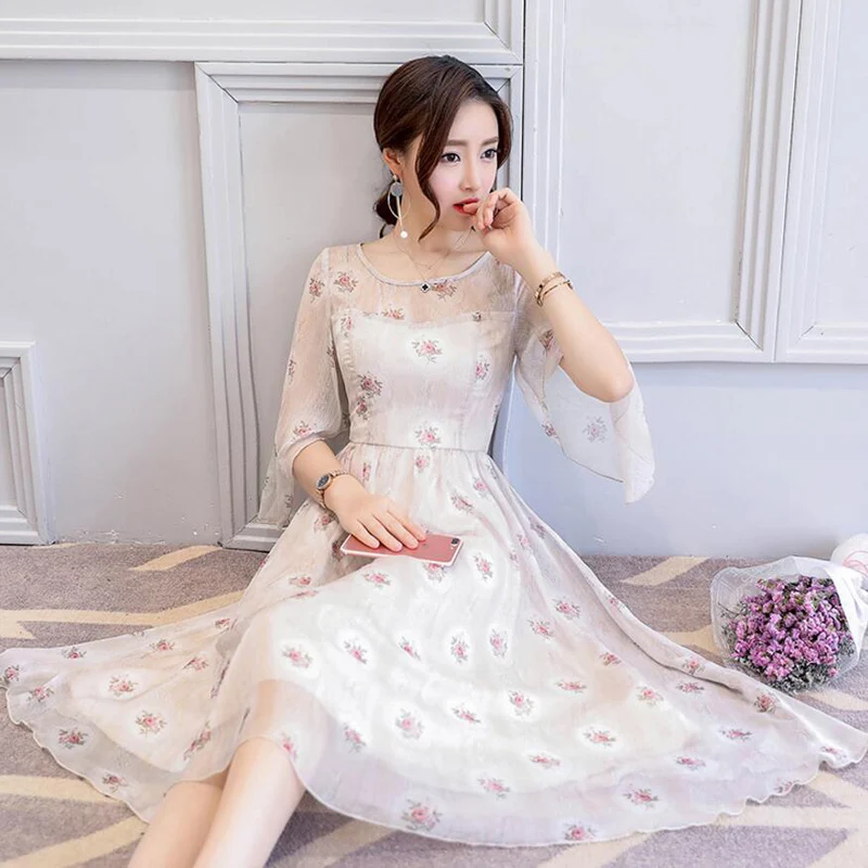 2018 New Summer Retro Rural Rose Women Dress Chiffon Printing Plus Size Women's Clothing Three Quarter Sleeve O-neck Dresses
2018 New Summer Retro Rural Rose Women Dress Chiffon Printing Plus Size Women's Clothing Three Quarter Sleeve O-neck Dresses