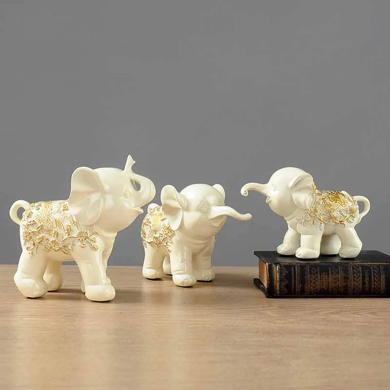 A family of three elephant ornaments home interior decoration room bedroom office desk personality warm small furnishings
A family of three elephant ornaments home interior decoration room bedroom office desk personality warm small furnishings