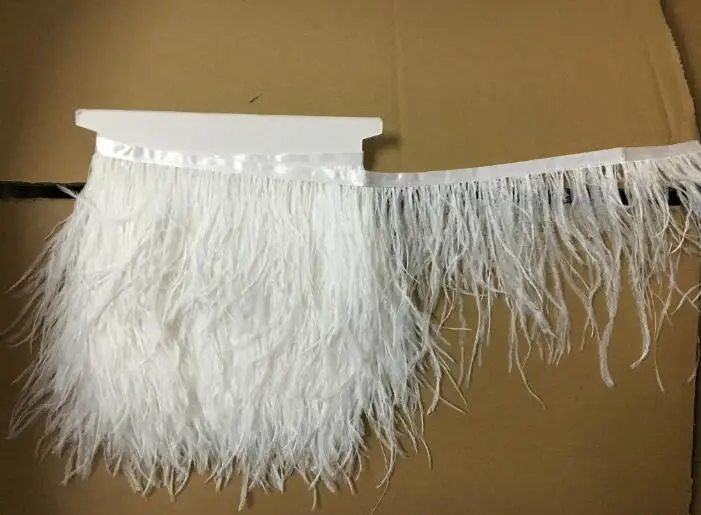 2yards/lots White Long Ostrich Feather Plumes Fringe trim 10-15cm Feather Boa Stripe for Party Clothing Accessories Craft
2yards/lots White Long Ostrich Feather Plumes Fringe trim 10-15cm Feather Boa Stripe for Party Clothing Accessories Craft