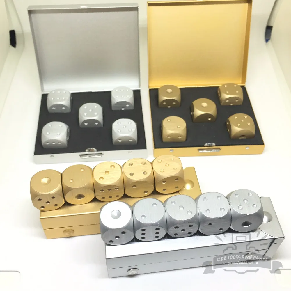Dice box Set Night Club Pub Indoor Party Game Golden Silver Color Face-saving Dice Poker Collectible Gift Aluminium Alloy
Dice box Set Night Club Pub Indoor Party Game Golden Silver Color Face-saving Dice Poker Collectible Gift Aluminium Alloy
