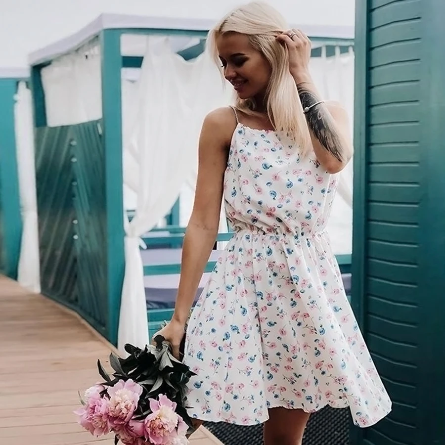 2019 new elegant ladies dress fashion small floral print dress sexy hanging neck sleeveless short dress variety
2019 new elegant ladies dress fashion small floral print dress sexy hanging neck sleeveless short dress variety