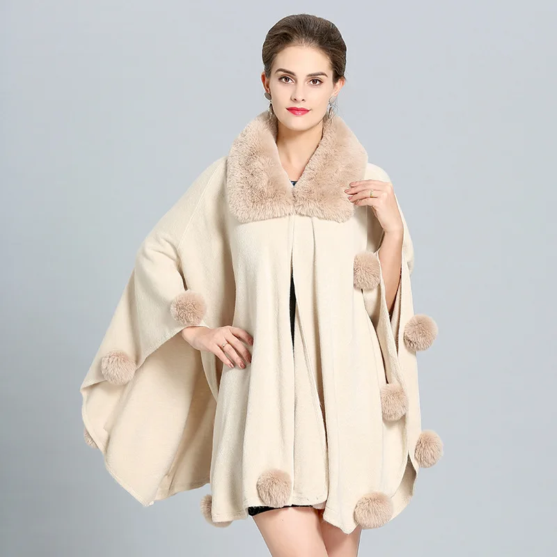 2018 Solid Black Big Cloak Grey Faux Fox Fur Neck Plus Size Shawl Women Fur Ball Long Knitted Cardigan Winter Warm Thick Poncho
2018 Solid Black Big Cloak Grey Faux Fox Fur Neck Plus Size Shawl Women Fur Ball Long Knitted Cardigan Winter Warm Thick Poncho