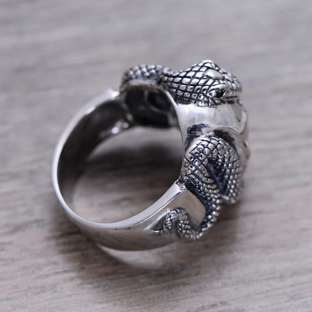 MetJakt Punk Rock Cool Men Skull Cobra Rings Hand Carved Pattern Solid 925 Sterling Silver Vintage Thai Silver Halloween Jewelry
MetJakt Punk Rock Cool Men Skull Cobra Rings Hand Carved Pattern Solid 925 Sterling Silver Vintage Thai Silver Halloween Jewelry
