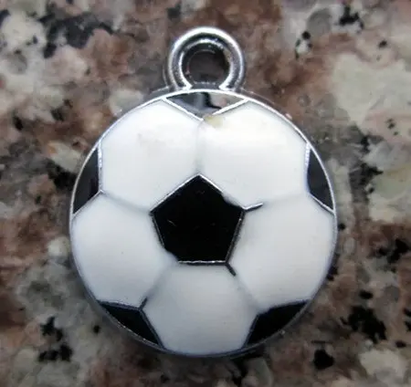 Wholesale 100Pcs/Lots Zinc Alloy Metal Enamel lovely football Charms 22x18mm bead
Wholesale 100Pcs/Lots Zinc Alloy Metal Enamel lovely football Charms 22x18mm bead