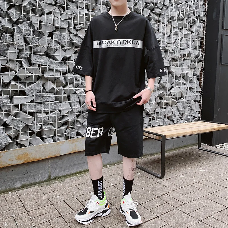 Rlyaeiz High Quality Sporting Wear Men Tracksuit Sets 2019 Summer Fashion Short Sleeve Letter T shirts + Shorts Sporting Suits
Rlyaeiz High Quality Sporting Wear Men Tracksuit Sets 2019 Summer Fashion Short Sleeve Letter T shirts + Shorts Sporting Suits