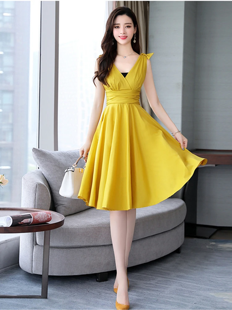 2019 Summer New Temperament Waist Slimming Dress Pure Color Sexy V-neck High Waist Large Swinging Mid-length Women's Clothing
2019 Summer New Temperament Waist Slimming Dress Pure Color Sexy V-neck High Waist Large Swinging Mid-length Women's Clothing