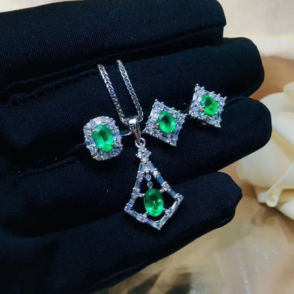 Комплект украшений из кольца и сережек, из серебра 925 пробы, с натуральным изумрудом, зеленый цвет
Комплект украшений из кольца и сережек, из серебра 925 пробы, с натуральным изумрудом, зеленый цвет