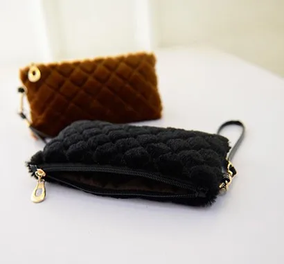 2016 Sale Flap Polyester Bolsas New Winter Fashion Manufacturers Selling Plush Bag Handbag Shoulder Hand Mobile Phone Wallet0.2
2016 Sale Flap Polyester Bolsas New Winter Fashion Manufacturers Selling Plush Bag Handbag Shoulder Hand Mobile Phone Wallet0.2