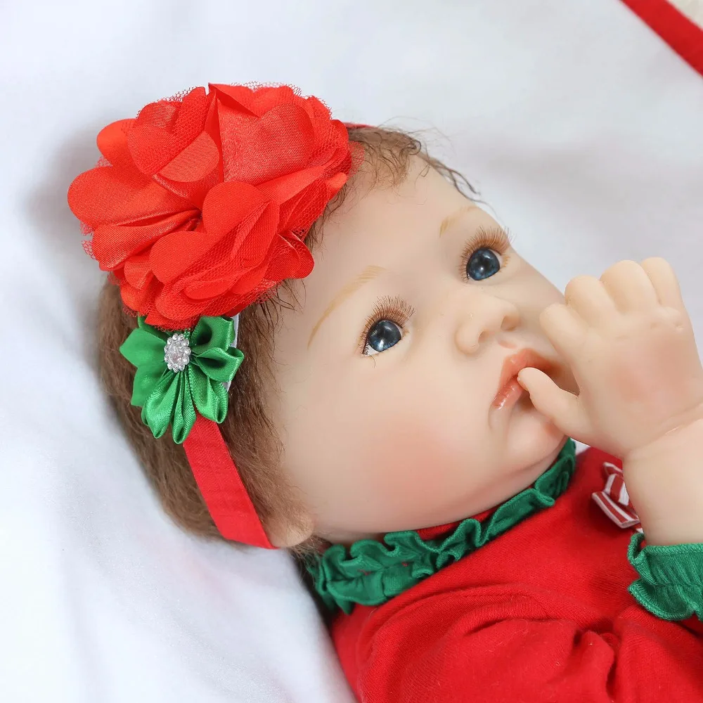 Reborn Baby Doll 22 inch 55 cm Silicone baby reborn dolls lifelike newborn baby with Christmas Tree Clothes Best Christmas Gifts
Reborn Baby Doll 22 inch 55 cm Silicone baby reborn dolls lifelike newborn baby with Christmas Tree Clothes Best Christmas Gifts