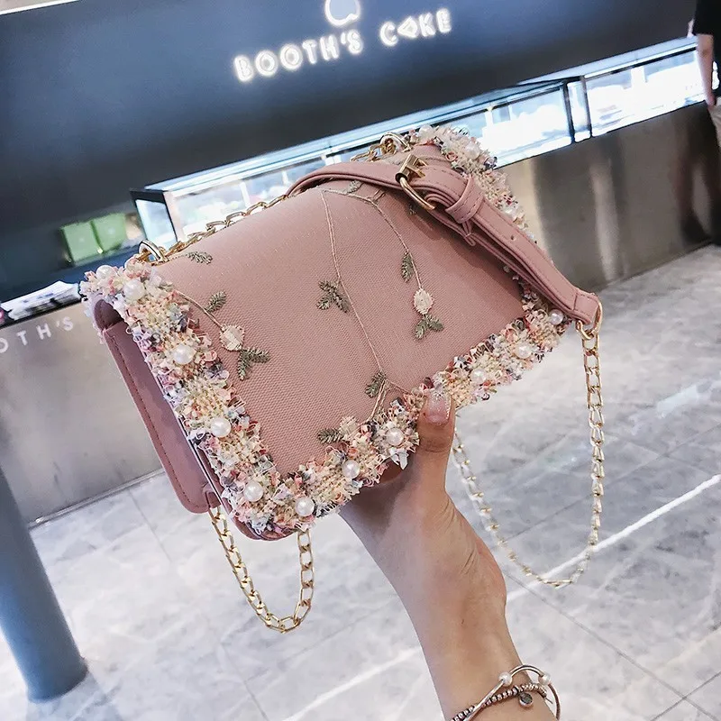 Summer Embroidery Bags For Women 2019 Leather Messenger Bags Flowers Sac A Main Femme Girls Crossbody Shoulder Bag Female Sac
Summer Embroidery Bags For Women 2019 Leather Messenger Bags Flowers Sac A Main Femme Girls Crossbody Shoulder Bag Female Sac