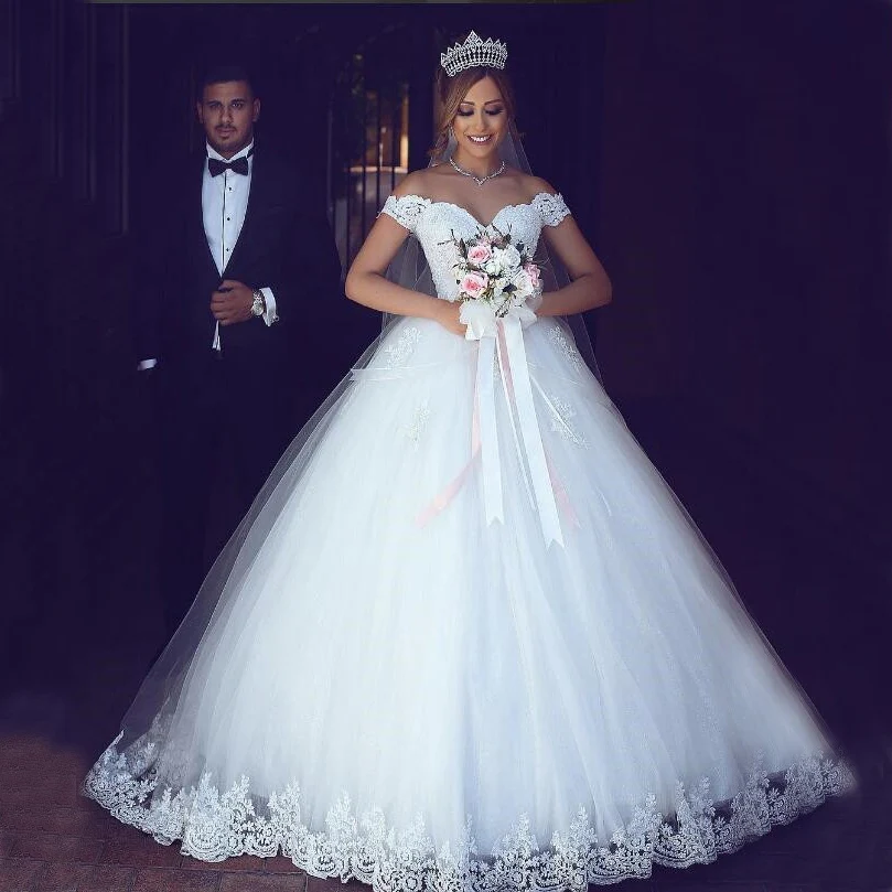 2019 New Boho Wedding Dresses Beach Bridal Dress With A-line V-neck Backless Appliqued Lace Dubai Middle East vestido de noiva
2019 New Boho Wedding Dresses Beach Bridal Dress With A-line V-neck Backless Appliqued Lace Dubai Middle East vestido de noiva