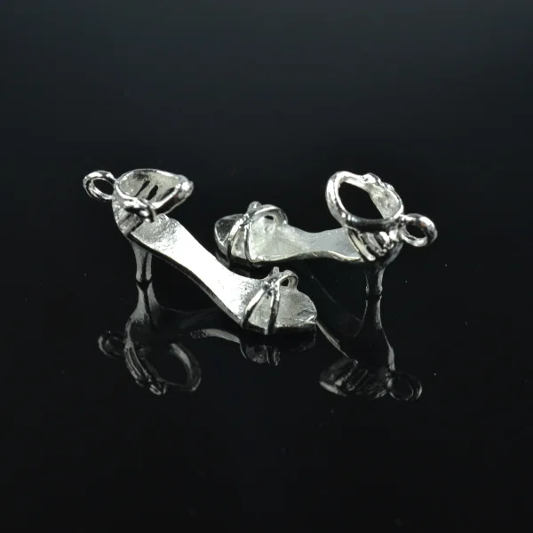 10pcs Silver Plated high-heeled shoes Charms alloy Pendants for Bracelet Necklace Jewelry Making Accessories DIY 28*25*9mm N119
10pcs Silver Plated high-heeled shoes Charms alloy Pendants for Bracelet Necklace Jewelry Making Accessories DIY 28*25*9mm N119