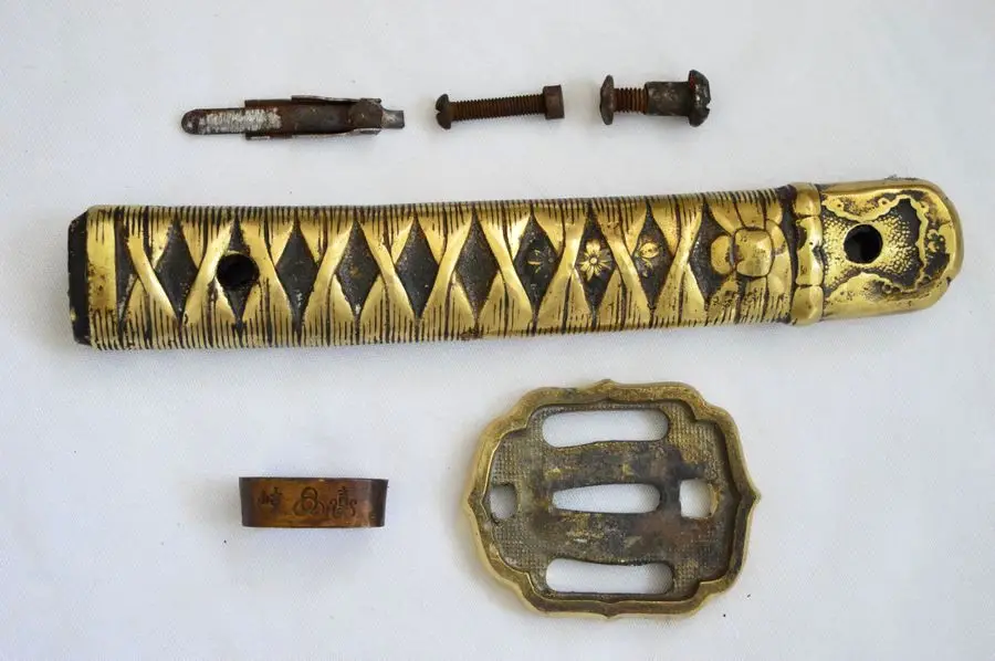 Vintage Copper Brass Fitting Guard Tsuba Fuchi Kashira Menuki For Japanese Army NCO Sword Katana Set
Vintage Copper Brass Fitting Guard Tsuba Fuchi Kashira Menuki For Japanese Army NCO Sword Katana Set