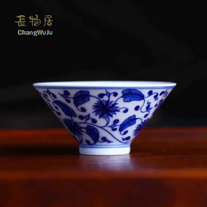 Changwuju in Jingdezhen Cups & Saucers Eco-Friendly Kung-Fu tea ware hand painted blue and white hat shape chinese tea cup
Changwuju in Jingdezhen Cups & Saucers Eco-Friendly Kung-Fu tea ware hand painted blue and white hat shape chinese tea cup