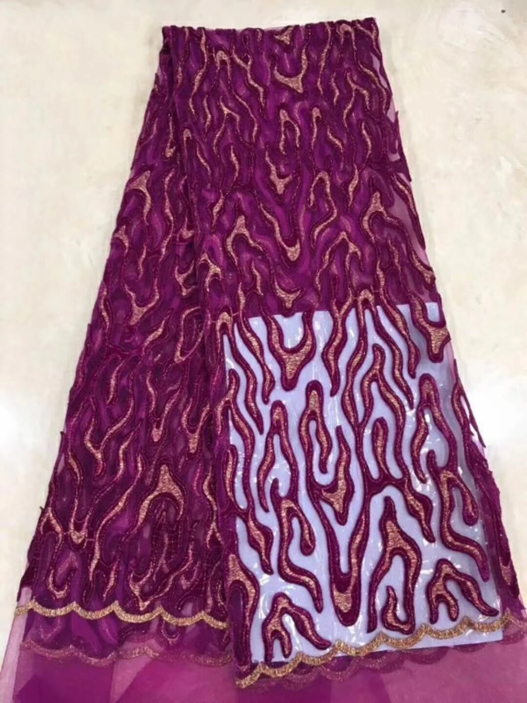Latest African Lace Fabric 2018 High Quality Wine Velvet Lace Fabric New Gold Line Lace African Lace For Evening Dress KCD923
Latest African Lace Fabric 2018 High Quality Wine Velvet Lace Fabric New Gold Line Lace African Lace For Evening Dress KCD923
