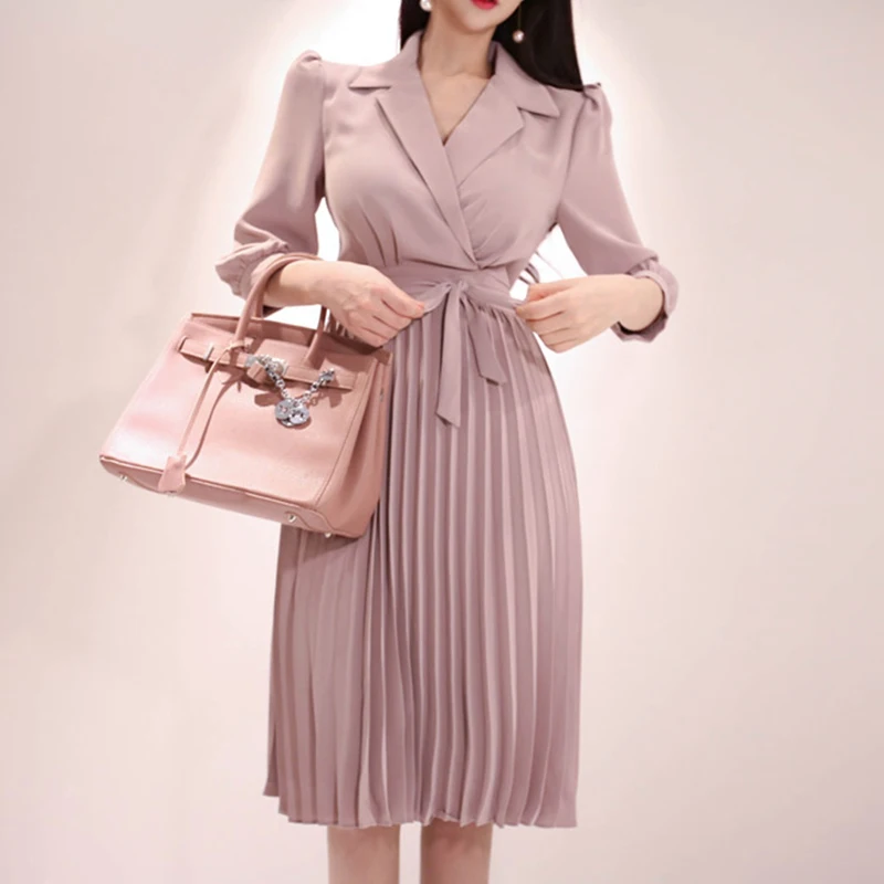 BGTEEVER Office Ladies Notched Collar Slim Waist Women Pleated Dress Elegant Solid Lace Up Female Mid-length Dress 2021 Spring
BGTEEVER Office Ladies Notched Collar Slim Waist Women Pleated Dress Elegant Solid Lace Up Female Mid-length Dress 2021 Spring