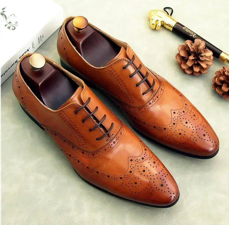 Brogue shoes men lace up pointed toes genuine leather dress shoe smart casual med heel height increasing shoes carved brogue
Brogue shoes men lace up pointed toes genuine leather dress shoe smart casual med heel height increasing shoes carved brogue
