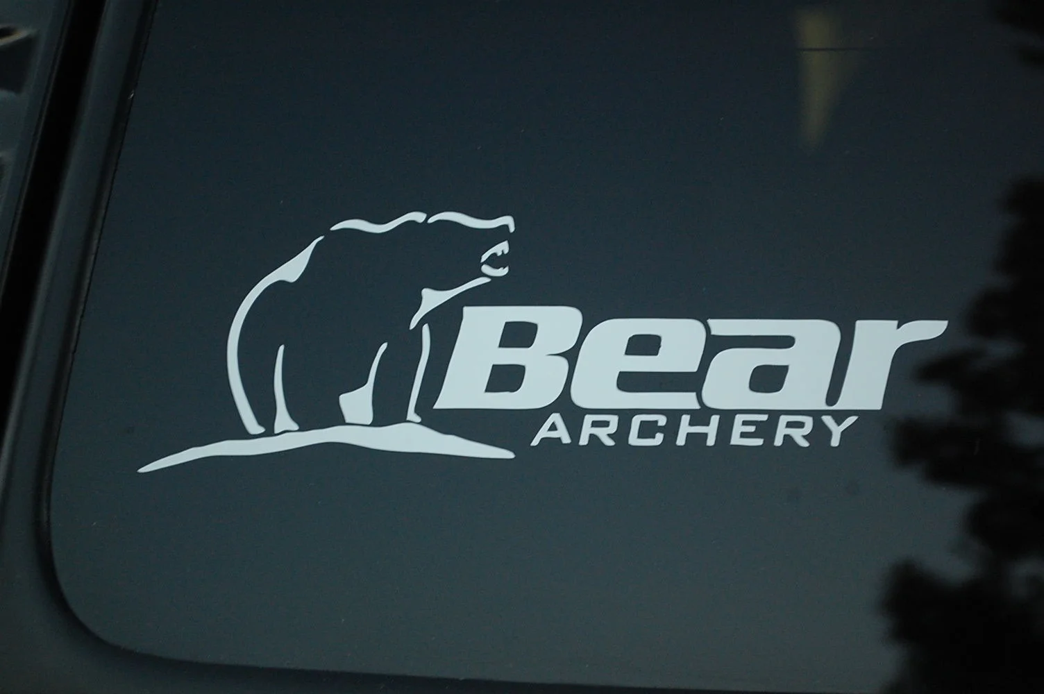 Фото Виниловая наклейка для стрельбы из лука Bear (V77) охотничий лук - купить