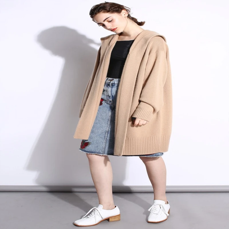 Autumn and winter Europe and the new thick hooded cardigan women's sweater cashmere wool coat solid color loose coat-Shipping
Autumn and winter Europe and the new thick hooded cardigan women's sweater cashmere wool coat solid color loose coat-Shipping