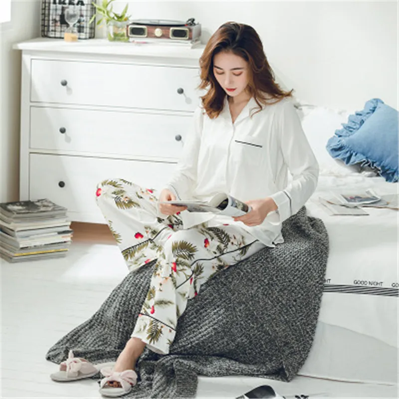 Cotton Nursing Pajamas Sets Pure white Cardigan+Pattern Trousers Maternity Striped Sleepwear Turn-down Collar Pregnant Women
Cotton Nursing Pajamas Sets Pure white Cardigan+Pattern Trousers Maternity Striped Sleepwear Turn-down Collar Pregnant Women