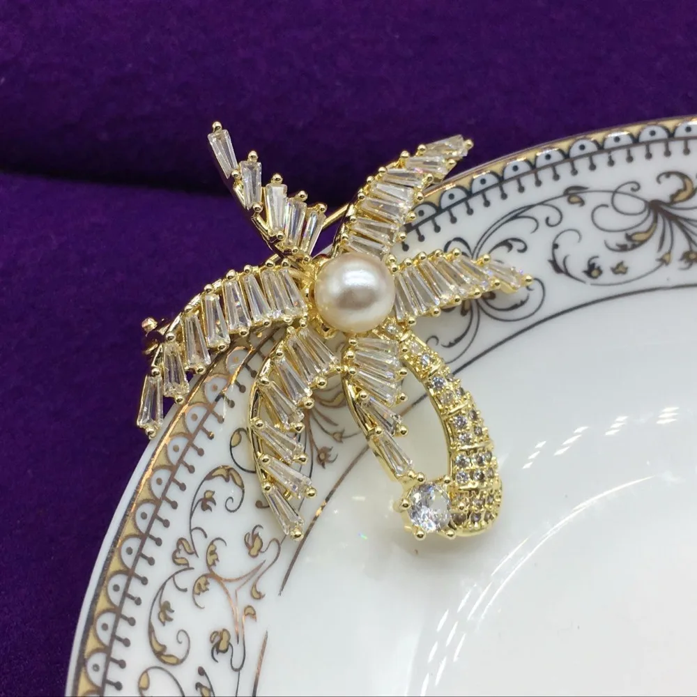 Coconut tree brooches retro brooch brooch zircon paving men's ladies clothes pins Send trinkets
Coconut tree brooches retro brooch brooch zircon paving men's ladies clothes pins Send trinkets