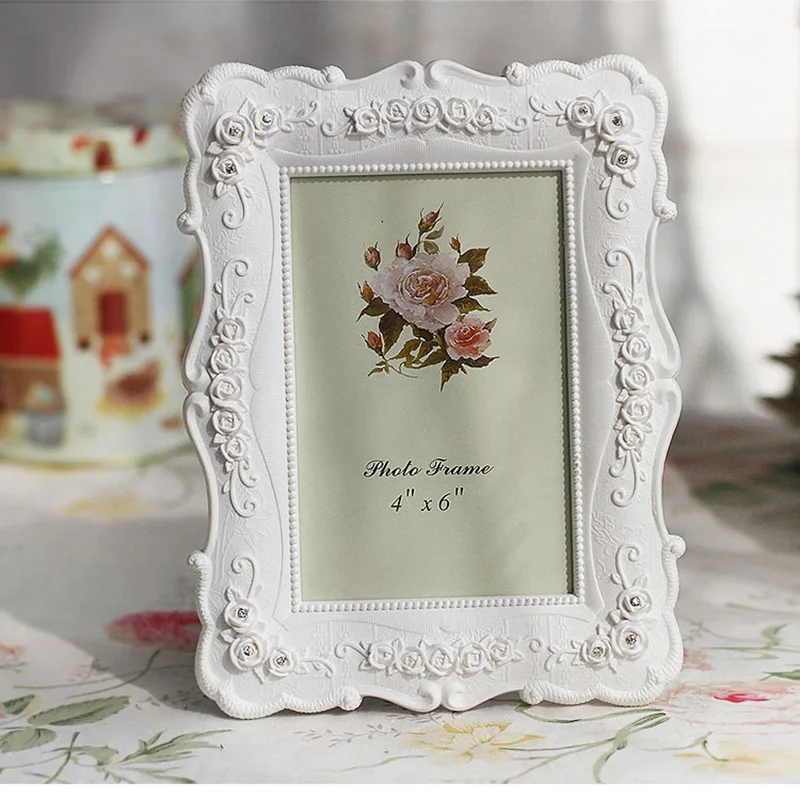 Creative Photo Frame Roses Flowers Crystal Diamond White Europe Style Fashion Vintage Ornaments Photo Frames Home Accessories
Creative Photo Frame Roses Flowers Crystal Diamond White Europe Style Fashion Vintage Ornaments Photo Frames Home Accessories