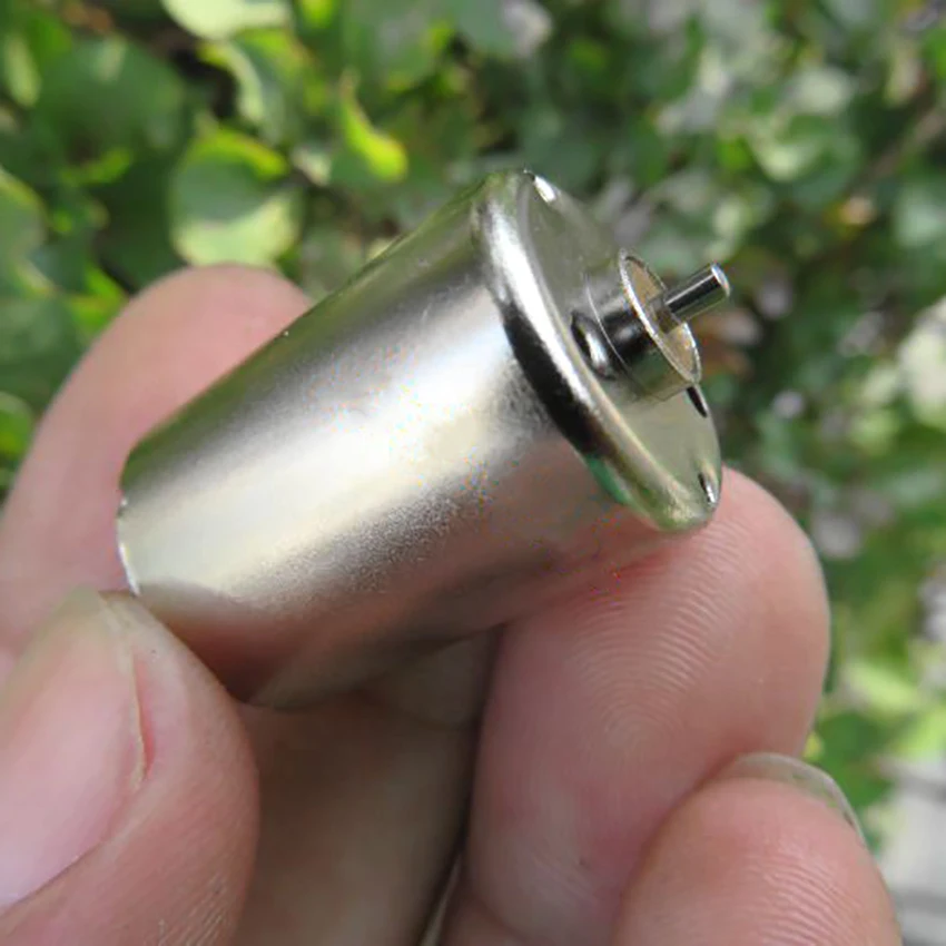Micro DC motor DC 6V 0.03A, 9000 RPM, Output Shaft Length 2.8mm, Shaft Dia 1.5mm Mini DIY Metal Commutator, Brush DC Motor
Micro DC motor DC 6V 0.03A, 9000 RPM, Output Shaft Length 2.8mm, Shaft Dia 1.5mm Mini DIY Metal Commutator, Brush DC Motor