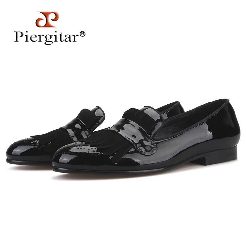 

Piergitar 2019 new style Handmade Men Patent Leather shoes with Classical Brogue Printing and Suede Fringe Party men loafers