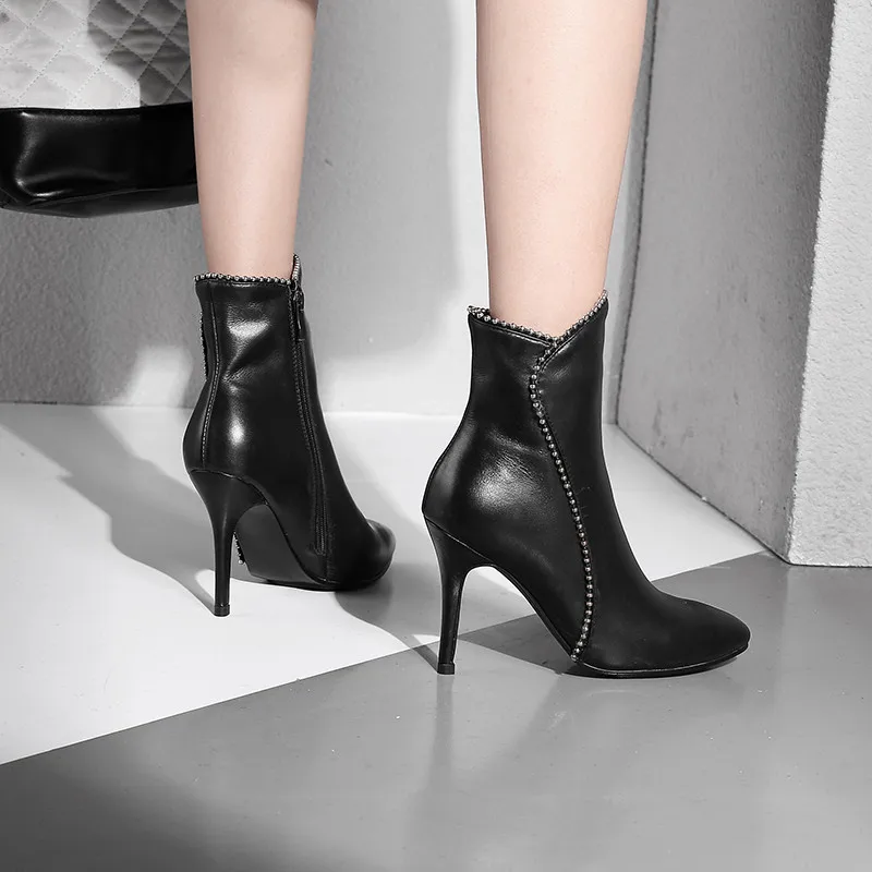 ASUMER Large size 32-43 fashion ankle boots for women pointed toe zip genuine leather boots autumn winter ladies boots 2020 new
ASUMER Large size 32-43 fashion ankle boots for women pointed toe zip genuine leather boots autumn winter ladies boots 2020 new