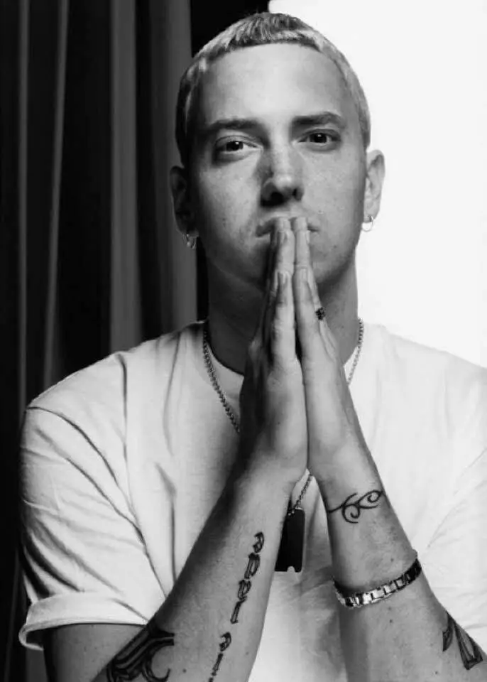 Домашний декор Eminem музыкальная звезда 4-шелковый художественный плакат настенный мерцающий Декор подарок
Домашний декор Eminem музыкальная звезда 4-шелковый художественный плакат настенный мерцающий Декор подарок