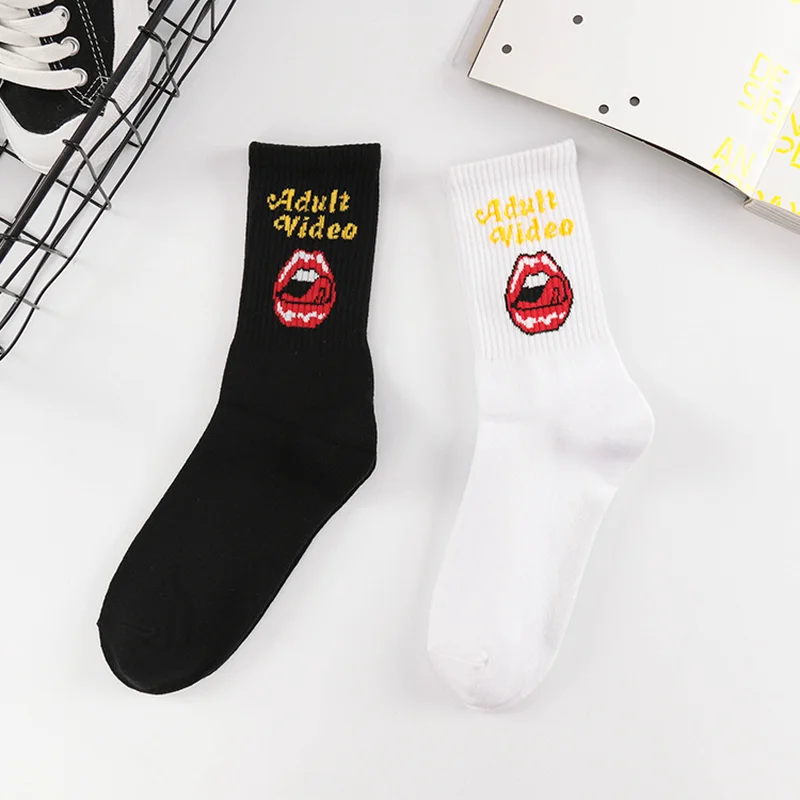 New lips men and women tide goods street skates parkour cotton fashion street dance trend couple socks sports socks
New lips men and women tide goods street skates parkour cotton fashion street dance trend couple socks sports socks