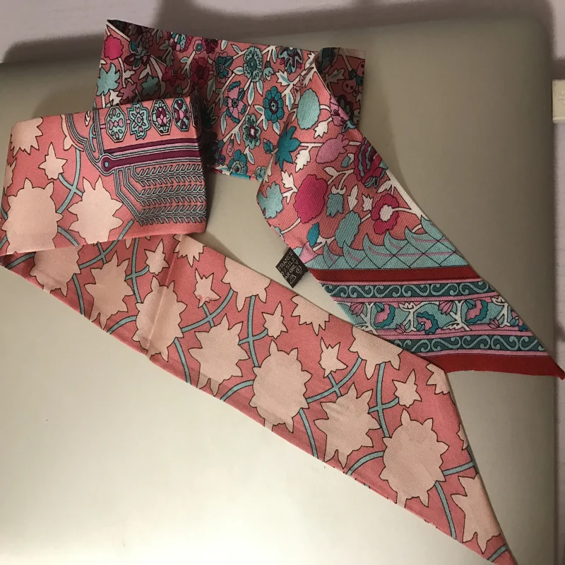 Small Ribbon Multi-function Fashion Lady 100% Silk Riband Scarves Bags Scarf Hair Handbag Female Clothing Match Bandeaus TP1
Small Ribbon Multi-function Fashion Lady 100% Silk Riband Scarves Bags Scarf Hair Handbag Female Clothing Match Bandeaus TP1