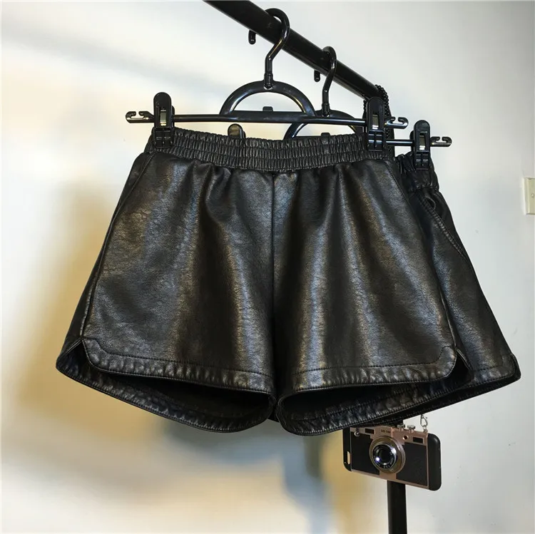 Carol Diaries High Quality 2018 PU Leather Shorts Women Black Short Pants With Pocket Casual Elastic Waist Shorts Elegant
Carol Diaries High Quality 2018 PU Leather Shorts Women Black Short Pants With Pocket Casual Elastic Waist Shorts Elegant