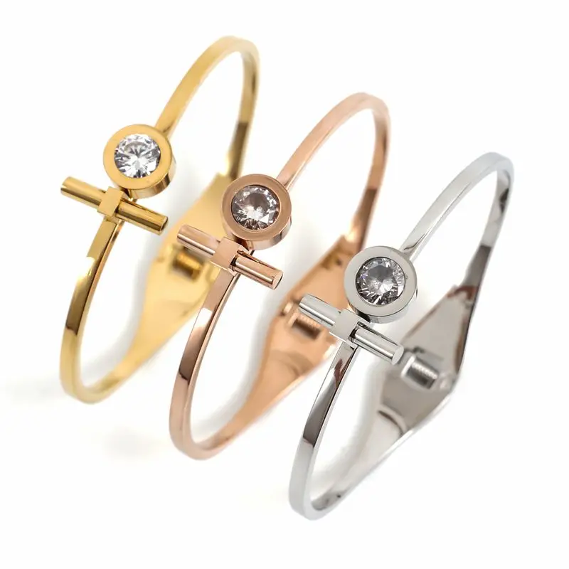 Fashion Gold Color Bracelets Geometry Cross Crystal Diamond Charm for Women Engagement Bangles Wrist Hand Jewelry Gift 2021 New
Fashion Gold Color Bracelets Geometry Cross Crystal Diamond Charm for Women Engagement Bangles Wrist Hand Jewelry Gift 2021 New