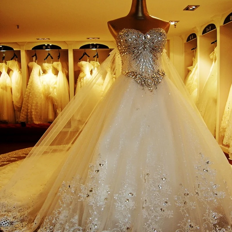 Cathedral Tail Same as picture Elegant 2016 Luxuries Ball Bridal Gowns Crystal Beading Vestido De Noiva Women wedding dresses
Cathedral Tail Same as picture Elegant 2016 Luxuries Ball Bridal Gowns Crystal Beading Vestido De Noiva Women wedding dresses