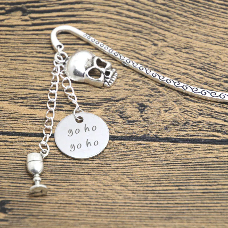 12pcs/lot Pirate bookmark Yo Ho Yo Ho Pirate treasure map bangle Drink up skull Crystal & Pearl.
12pcs/lot Pirate bookmark Yo Ho Yo Ho Pirate treasure map bangle Drink up skull Crystal & Pearl.