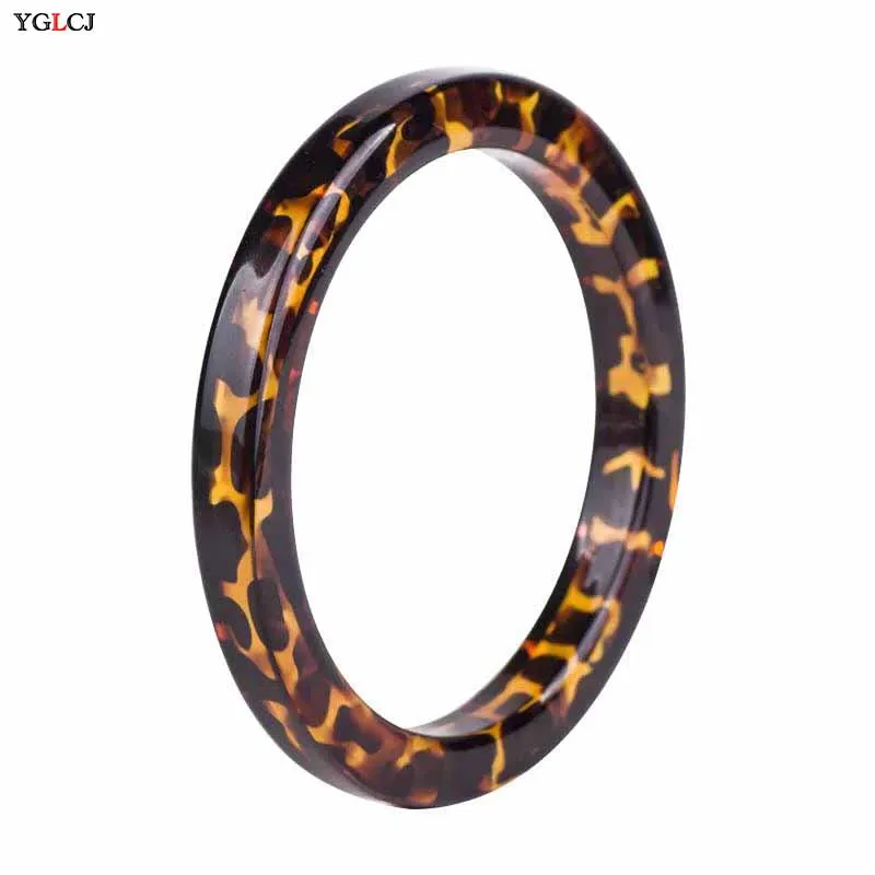 YGLCJ 1 Piece Round Ladies Resin Bracelet Fashion Girl Retro Leopard Style Jewelry For Women'S Gif
YGLCJ 1 Piece Round Ladies Resin Bracelet Fashion Girl Retro Leopard Style Jewelry For Women'S Gif